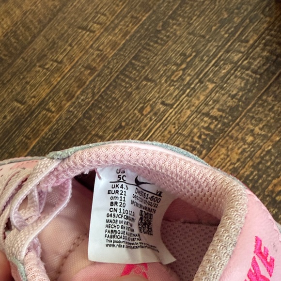Nike Dunk Kids Light Pink and Hot Pink Sneakers - Picture 4 of 4
